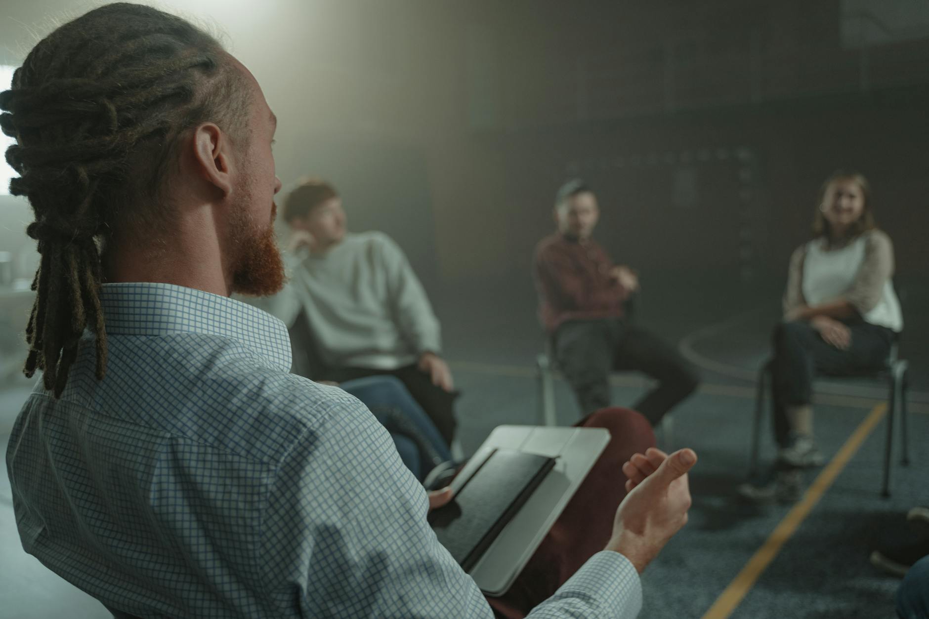 Dorośli w swobodnej rozmowie o wierze i dialogu międzyreligijnym